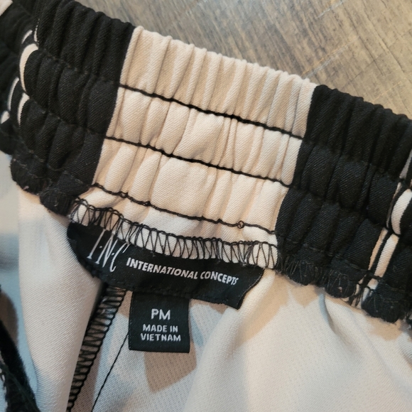 Inc pants - Picture 10 of 10